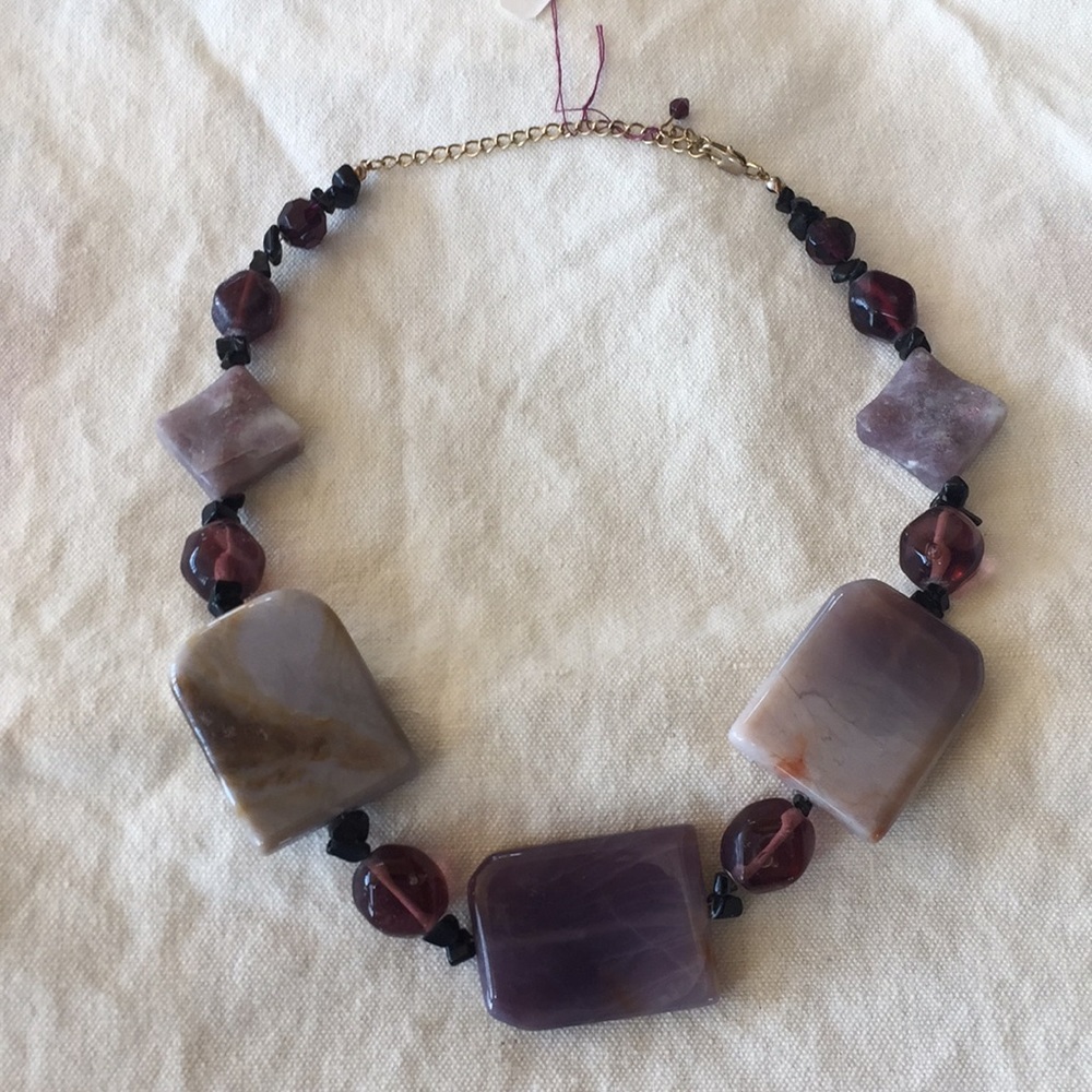 AMETHYST & AGATE STONE NECKLACE NWOT